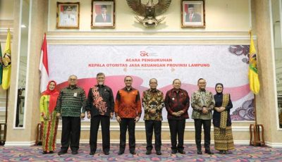 Anggota Dewan Komisioner OJK RI Kukuhkan Kepala OJK Provinsi Lampung