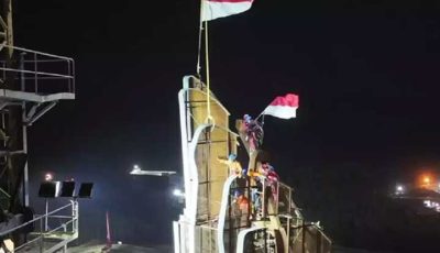 Pemasangan bilah terakhir dan tertinggi (topping off) di sayap barat selubung Garuda telah dituntaskan dengan pemasangan bilah ke 4.650. (Dok Kementerian PUPR/Dok Kementerian PUPR)