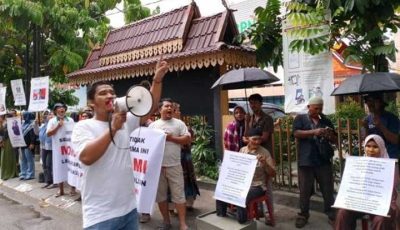 Aksi Cor Kaki, Pendemo Tolak Perpanjangan HGU PT SIMP