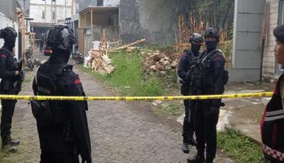 Densus 88 Sita Bahan Peledak saat Tangkap Pelajar Terduga Teroris di Malang
