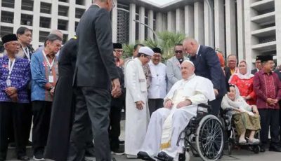 Kisah Haru Paus Fransiskus: Kesederhanaan dan Perjuangan Hidupnya dengan Satu Paru-Paru