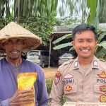 Ramadan Penuh Kepedulian, Polisi Mesuji Beri Sembako untuk Pahlawan Jalanan
