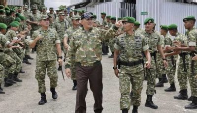 Menhan Sjafrie Sjamsoeddin saat kunjungan kerja ke Yonif TP 888 Satria Sejati di Rembang Jawa Tengah