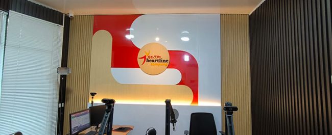 Studio baru Heartline 91.7 FM Lampung dengan desain modern dan akustik optimal
