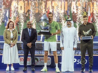 Daniil_Medvedev_saat_menjuarai_ATP_500_Dubai