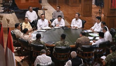 Rapat terbatas membahas penguatan Perminas, hilirisasi mineral, dan swasembada energi serta pangan