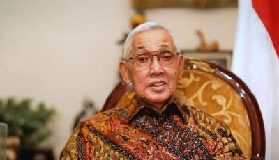 Try_Sutrisno_Wakil_Presiden_Ke_6_Republik_Indonesia