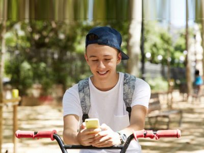 Mengapa Remaja Kecanduan Media Sosial