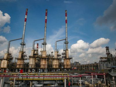 Minyak Dunia Tembus 100 Dolar AS per Barel