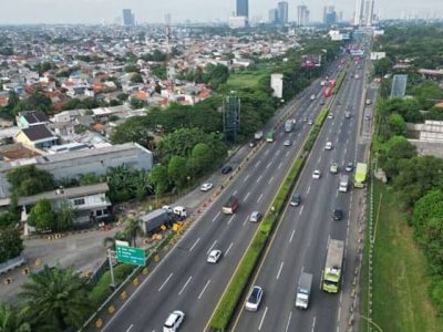 kendaraan_arus_balik_tol