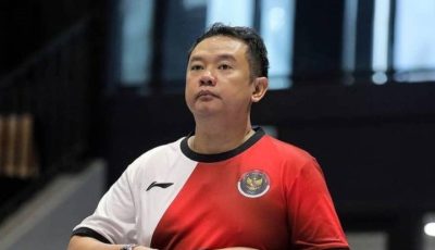 Kabid Binpres PP PBSI Eng Hian memberikan evaluasi performa Tim Uber Indonesia