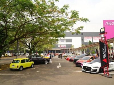 Keseruan mobil modifikasi di kompetisi Blackauto Battle 2026 seri perdana Tangerang Selatan