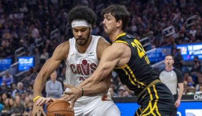Pemain Cleveland Cavaliers merayakan kemenangan atas Detroit Pistons di gim 7 NBA Playoff