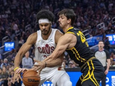 Pemain Cleveland Cavaliers merayakan kemenangan atas Detroit Pistons di gim 7 NBA Playoff
