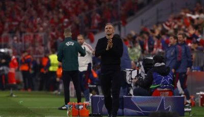 Ekspresi pelatih PSG Luis Enrique saat laga semifinal melawan Bayern Muenchen