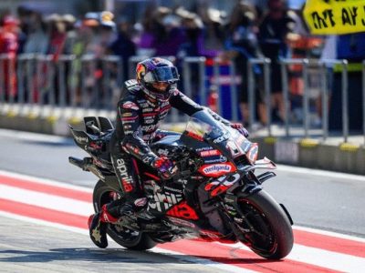 Selebrasi Jorge Martin pemenang MotoGP Prancis 2026 di atas motor Aprilia RS-GP