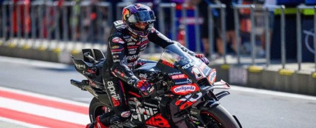 Selebrasi Jorge Martin pemenang MotoGP Prancis 2026 di atas motor Aprilia RS-GP