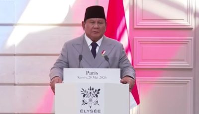 Presiden Prabowo Subianto saat bertemu dengan Presiden Prancis Emmanuel Macron di Istana Elysee
