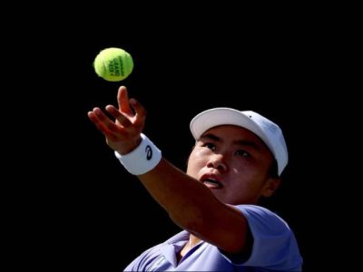 Petenis putri Indonesia Janice Tjen saat bertanding di turnamen tenis profesional internasional