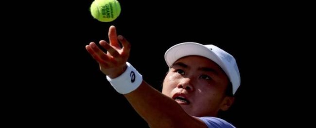 Petenis putri Indonesia Janice Tjen saat bertanding di turnamen tenis profesional internasional