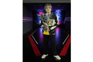 Kairi Rayelsdelsol alias Kairi ONIC dalam sesi konferensi pers peluncuran film Nobody Loves Kay di Senayan