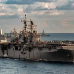 Kapal induk bertenaga nuklir terbesar milik Amerika Serikat USS Gerald R. Ford saat berlayar di samudra