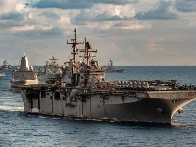 Kapal induk bertenaga nuklir terbesar milik Amerika Serikat USS Gerald R. Ford saat berlayar di samudra