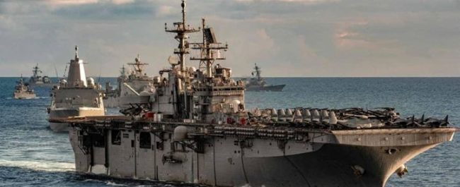 Kapal induk bertenaga nuklir terbesar milik Amerika Serikat USS Gerald R. Ford saat berlayar di samudra