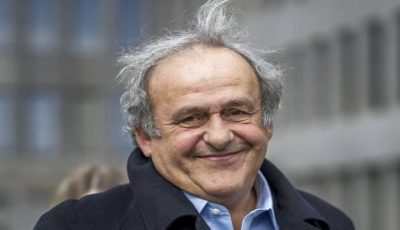 Mantan Presiden UEFA Michel Platini saat memberikan keterangan pers terkait gugatan hukumnya terhadap FIFA