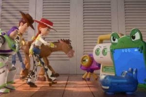 Karakter utama film animasi Pixar Toy Story 5 yang menghadapi ancaman disrupsi teknologi gadget