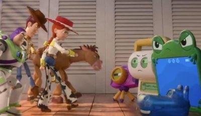 Karakter utama film animasi Pixar Toy Story 5 yang menghadapi ancaman disrupsi teknologi gadget