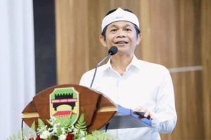 Bupati Purwakarta Saepul Bahri Binzein saat memberikan klarifikasi terkait karya lagu miliknya