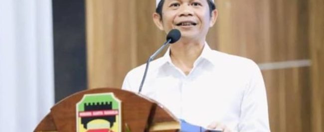 Bupati Purwakarta Saepul Bahri Binzein saat memberikan klarifikasi terkait karya lagu miliknya