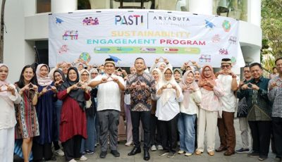 Foto bersama Cooking Class Banana Strudel CSR Sapta Rasa ARYADUTA Lippo Village