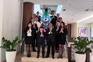 Foto bersama program GM For A Day 2026 Santika Indonesia