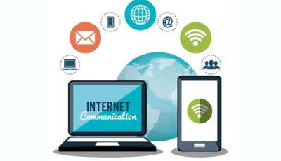 Ilustrasi pengguna smartphone memeriksa sisa kuota internet seluler di aplikasi operator telekomunikasi