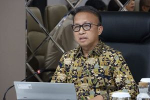 Kepala Barenbang Ketenagakerjaan Kemnaker Anwar Sanusi saat menyampaikan pemaparan materi mengenai Super Tax Deduction dalam webinar vokasi