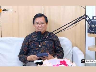 Pendeta Tommy Lengkong M.Th. saat menyampaikan pemaparan materi mengenai konsep pribadi Roh Kudus dalam program Let Us Reason Together
