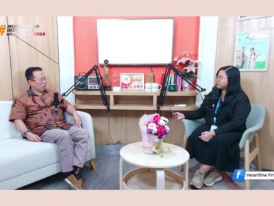 Praktisi parenting Timothy Ivan saat membagikan pemaparan materi mengenai transisi melepaskan anak dewasa dalam program Sketsa Keluarga Indonesia