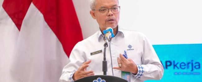 Sekretaris Jenderal Kemnaker Cris Kuntadi saat membuka agenda sosialisasi virtual pelatihan jabatan fungsional