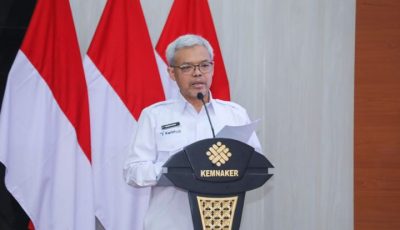 Sekretaris Jenderal Kemnaker Cris Kuntadi saat memberikan arahan mengenai pemanfaatan AI dalam analisis pasar kerja