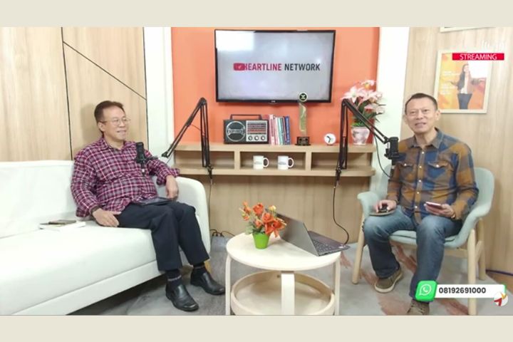 Timothy Ivan saat membagikan materi edukasi pernikahan mengenai konsep Renewing Love di Heartline FM