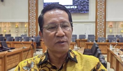 Menteri Hukum Supratman Andi Agtas memberikan keterangan resmi terkait penanganan kasus hukum pilot asal Malaysia yang diduga membawa puluhan ribu butir ekstasi