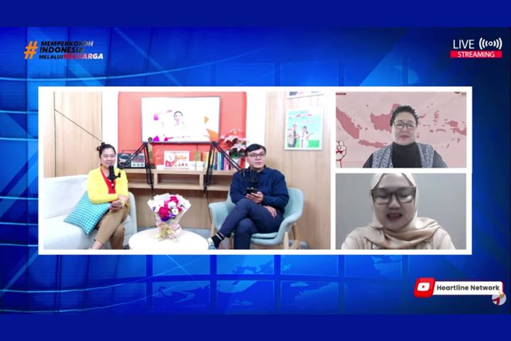 Nyi Mas Diane W S.Psi M.A dan Anis Choirunnisa S.T M.Kom saat membagikan pemaparan materi etika merdeka digital dan pencegahan cyberbullying di program Sketsa Keluarga Indonesia Heartline FM