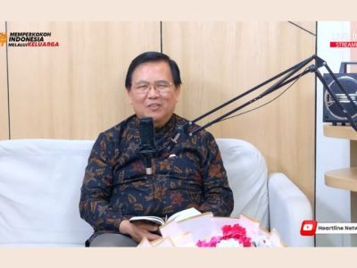 Pendeta Tommy Lengkong saat memberikan pemaparan materi rohani mengenai Roh Kudus sebagai Pribadi Kekal dalam program Let Us Reason Together