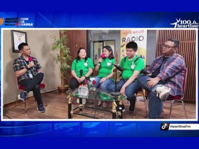 Personel Elsafan Group saat menjadi narasumber dan membawakan lagu Miliki Makna dalam program Heartline Request
