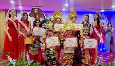 Peserta Putera Puteri Nusantara 2026 mengenakan pakaian adat di Golden Tulip Essential Tangerang