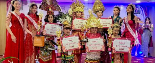 Peserta Putera Puteri Nusantara 2026 mengenakan pakaian adat di Golden Tulip Essential Tangerang