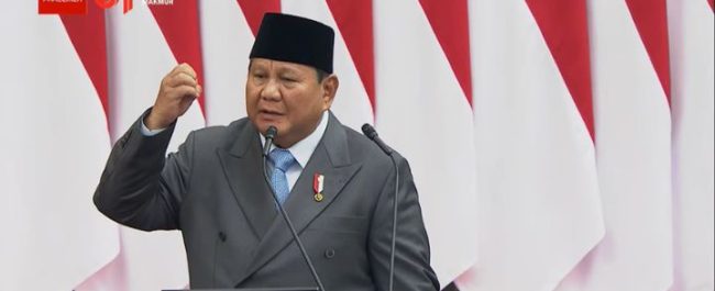 Presiden Prabowo Subianto menyampaikan pidato kenegaraan dalam Sidang Tahunan MPR dan Sidang Bersama DPR dan DPD di Gedung Parlemen Jakarta