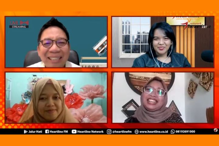Rustiana Nur Hayati pemilik Kilas Craft dan Riani De Pratiwi owner Wincraft saat membagikan pengalaman di program UMKM Show Radio Heartline